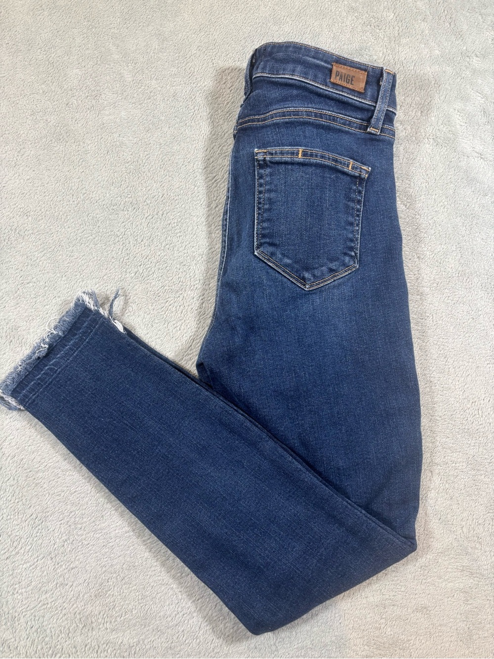 PAIGE Hoxton Crop Skinny Jeans Raw Fray Hem Dark Wash Size 26